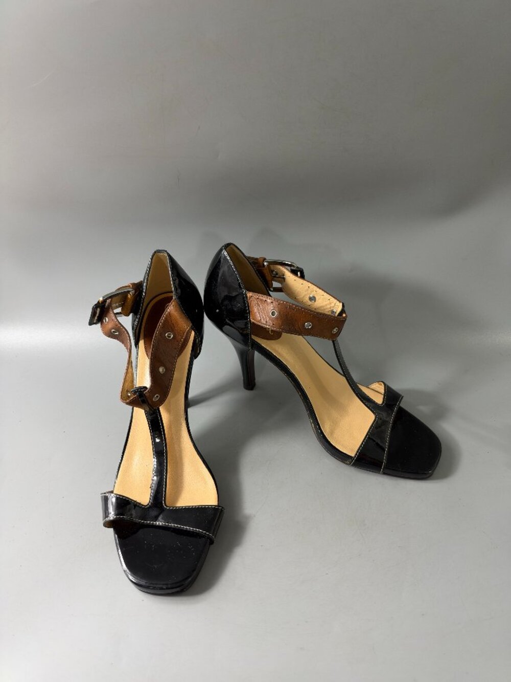 Cole Haan Black Patent Leather T Strap NikeAir Heels, Size 8 1/2